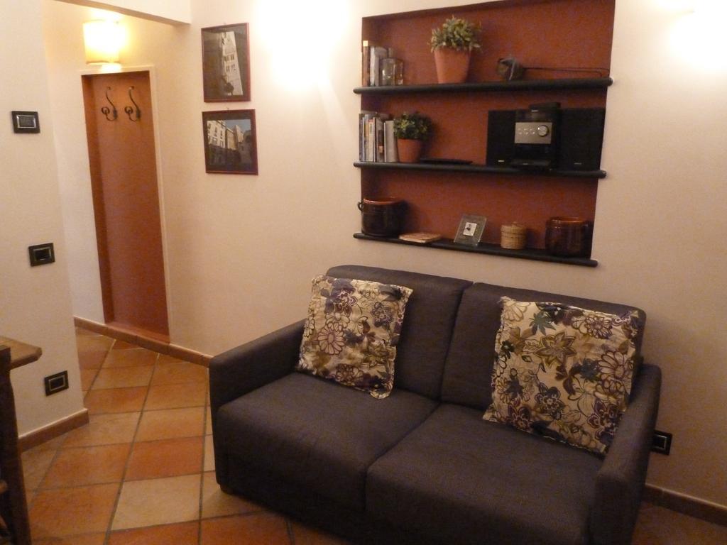 Casa Orefici, 4 In Front Of Aquarium! *